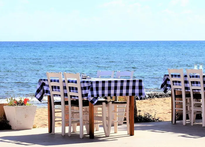 Beautiful Paros 1 Bedroom Rock Private Jacuzzi & Garden View Villa Livadeia